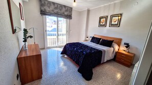 3 chambres, fer et planche à repasser, Wi-Fi gratuit, draps fournis