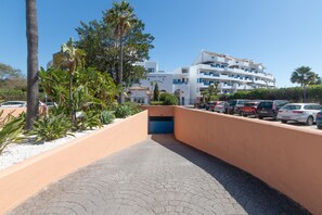Exterior - Apartment 'Duquesa Suites Golf and Gardens' with Shared Pool, Wi-Fi and Air Conditioning (Manilva)