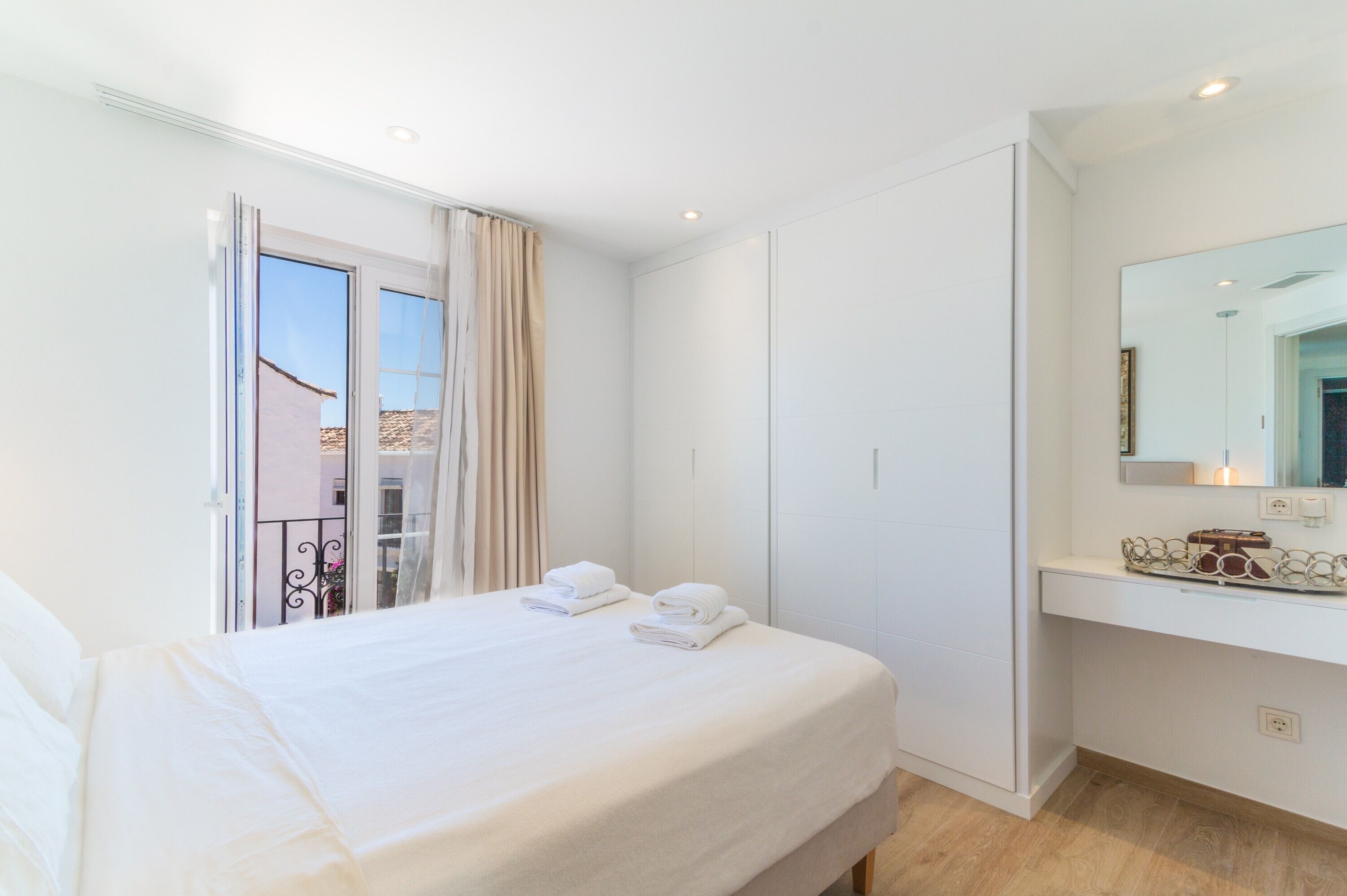 3 bedrooms, iron/ironing board, free WiFi, bed sheets