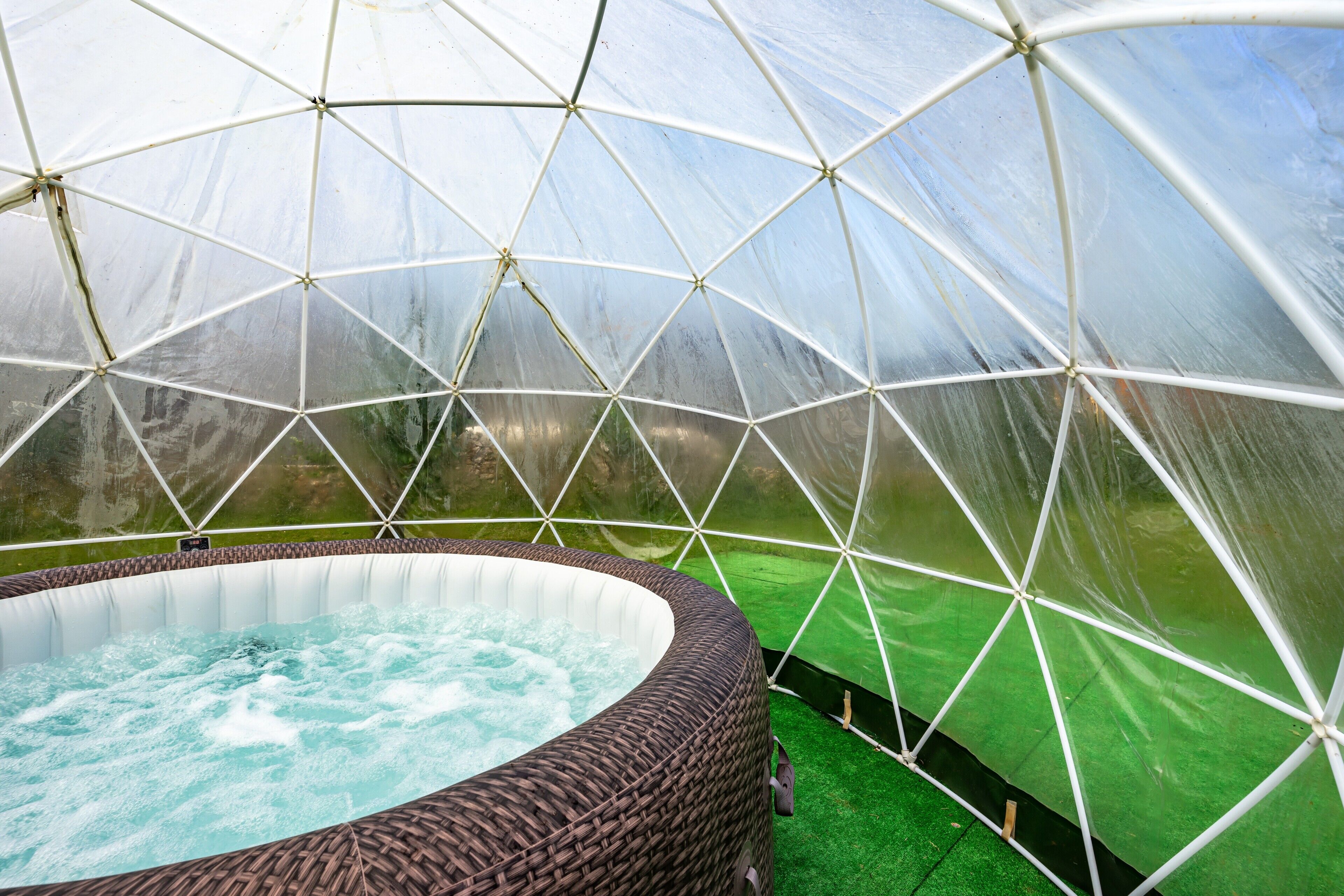 Indoor spabad