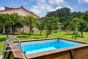 Pool - Holiday Home 'La Casuca Del Músico' with Mountain Views, Private Pool and Wi-Fi (Novales)