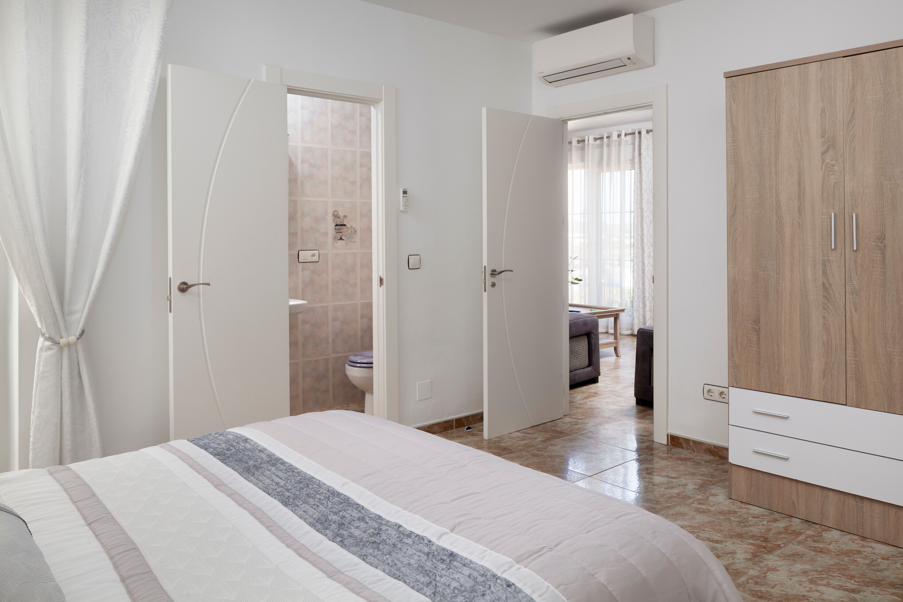 4 bedrooms, free WiFi, bed sheets