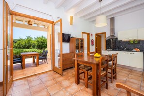 Dining - Apartment 'Es Tarongers' with Mountain Views, Shared Pool and Wi-Fi (Illes Balears)
