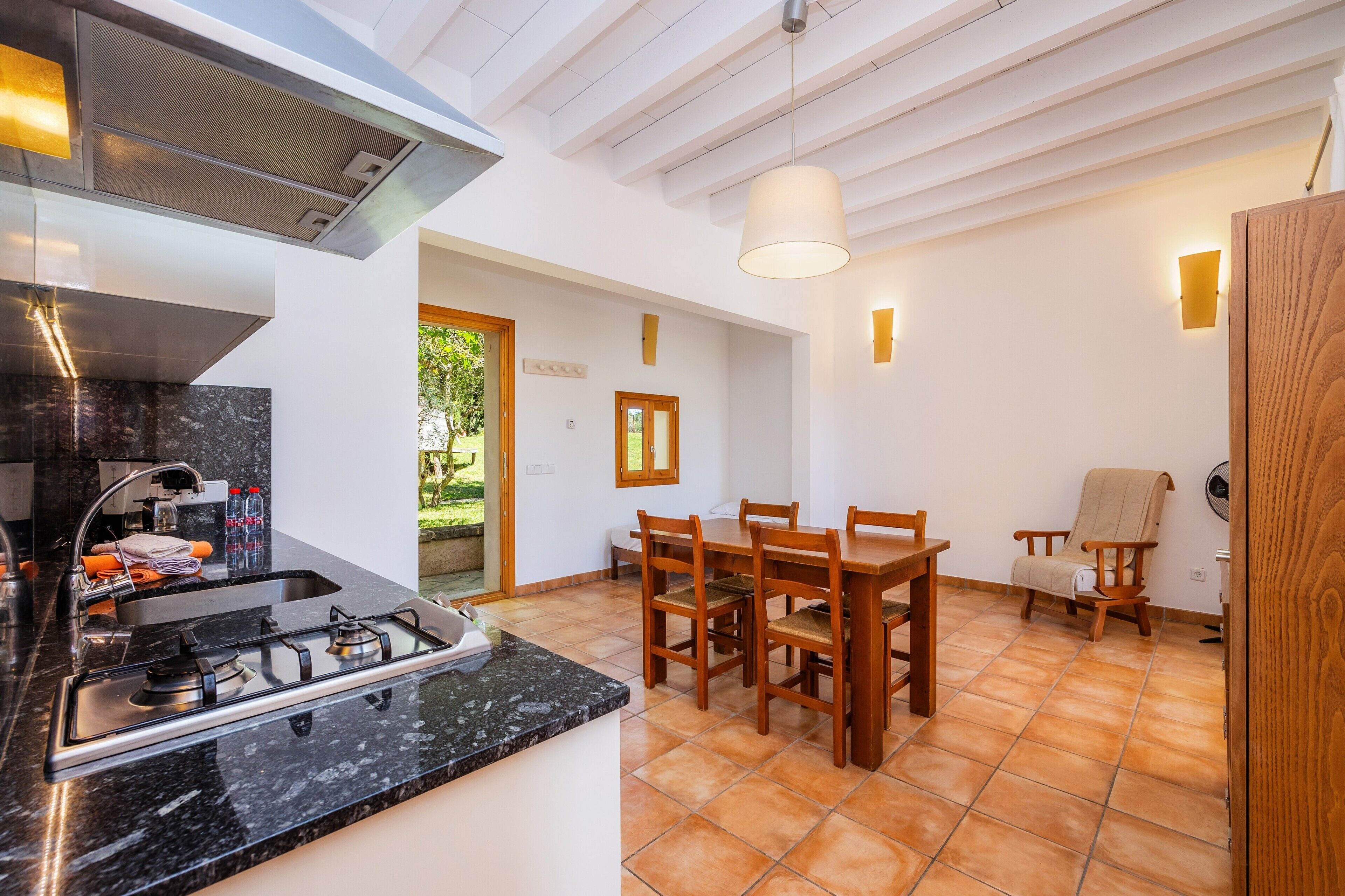 Fridge, stovetop, coffee/tea maker, electric kettle