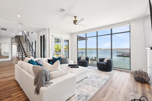 PK Paradise | Brand new home! | Sleeps 17 w game room