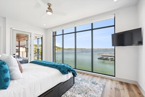 5 bedrooms, free WiFi, bed sheets - PK Paradise | Brand new home! | Sleeps 17 w game room (Graford)