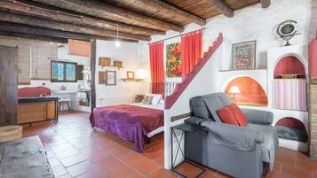 1 camera, ferro/asse da stiro, lenzuola