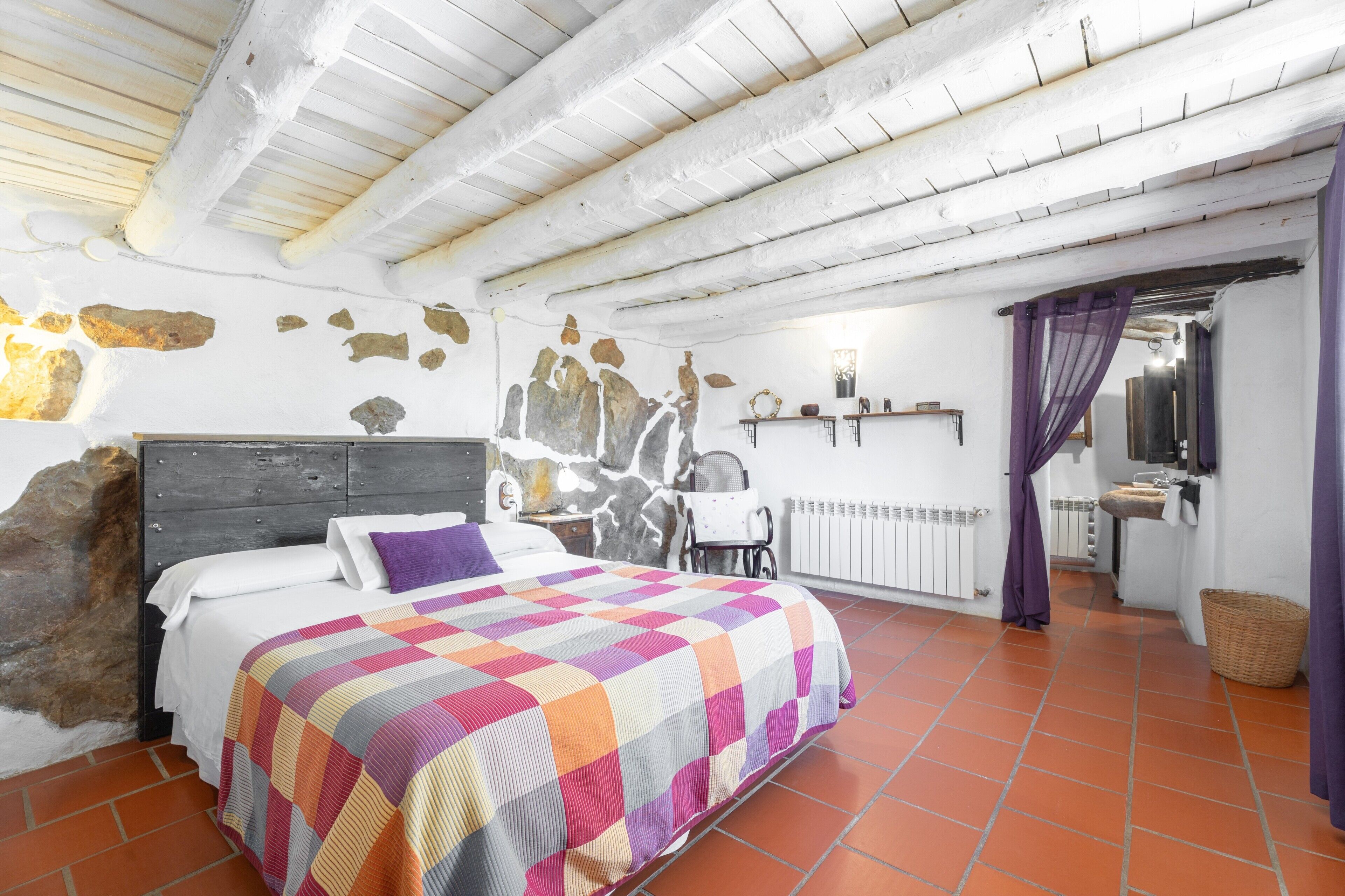 2 chambres, fer et planche à repasser, draps fournis