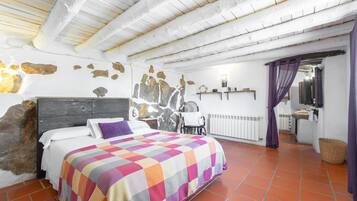 2 soverom, strykejern/-brett og sengetøy