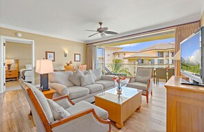 TV, DVD player, stereo - Maui Resort Rentals: Honua Kai - 5 Total Bedrooms, Gorgeous Ocean AND Lush West Maui Mountain Views! (Lahaina)