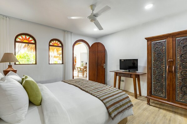 5 bedrooms, WiFi, bed sheets - Strategic 5BR Tropical Family Villa Umalas (Bali)