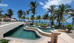 Pool - Luxurious Two Bedroom Suite at Villa del Palmar Cancun Resort (Cancún)