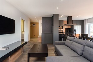 Televisie en een open haard