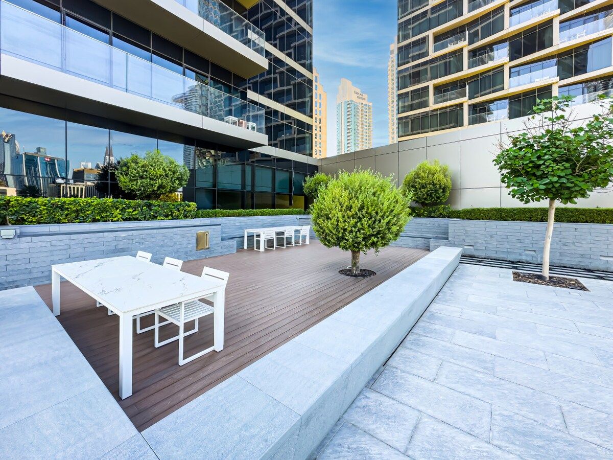Enjoy the outdoors in comfort and style with stunning views