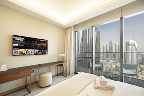3 bedrooms, desk, iron/ironing board, travel crib - NEW | 3BR Burj Fountain NYE View | Address (Dubai)