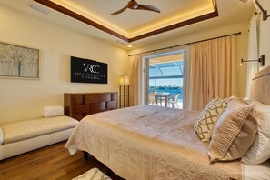 3 室のベッドルーム、デスク、WiFi (無料)、ベッドシーツ