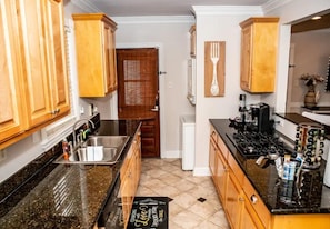 Room, 1 Queen Bed with Sofa bed, Kitchen, Garden View | Private kitchen | Full-size fridge, microwave, oven, stovetop