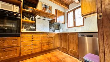 Réfrigérateur, micro-ondes, four, lave-vaisselle