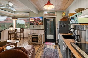 Fridge, microwave, stovetop, dishwasher - Central Treetop Hideaway w/ Spa & Sweeping Views (Sedona)