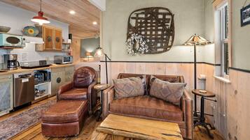 Televisión y chimenea