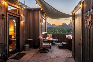 Terrace/patio - Central Treetop Hideaway w/ Spa & Sweeping Views (Sedona)