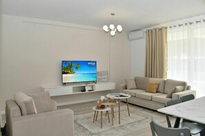 TV - White Moon Apartment 302, Lalzit Bay, Albania (Lalzit Bay)