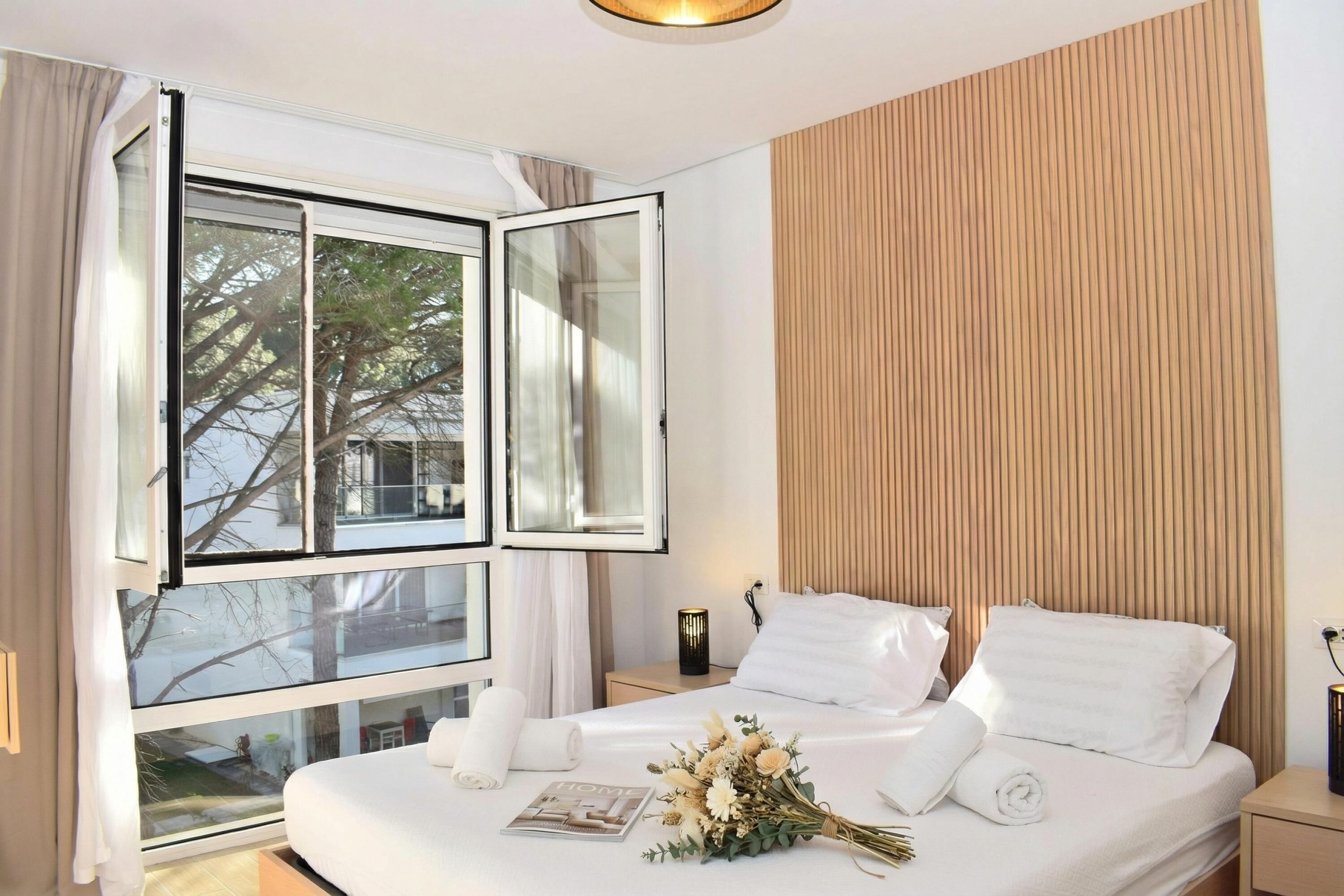 2 bedrooms, WiFi (free), bed sheets
