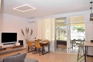 Dining - San Pietro Holiday Retreat, Lalzit Bay, Albania (Lalzit Bay)