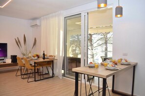 Dining - San Pietro Holiday Retreat, Lalzit Bay, Albania (Lalzit Bay)