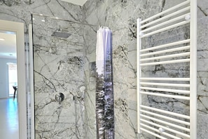 Shower, hair dryer, towels - Swiss Sweet Apartment 297, Lalzit Bay, Albania (Lalzit Bay)