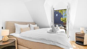 3 bedrooms, desk, iron/ironing board, WiFi