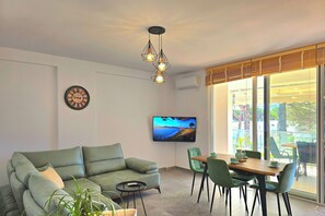 TV - Cozy Apartment in San Pietro Resort, Lalzit Bay, Albania (Lalzit Bay)