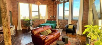 420 Loft Canada Bridge View - FREE PARKING - FREE WIFI