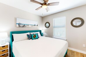 4 bedrooms, iron/ironing board, Internet, bed sheets