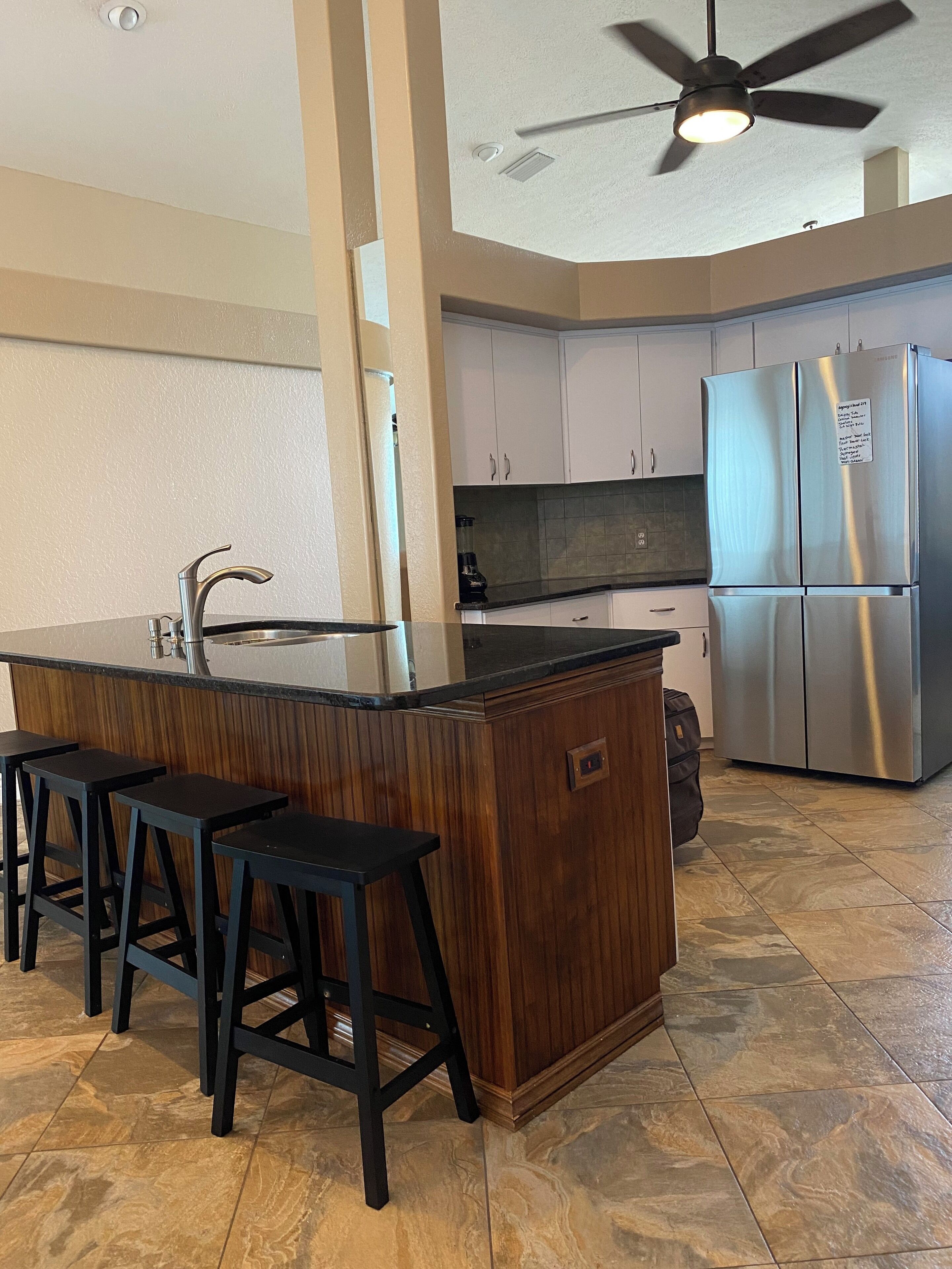 冰箱、微波炉、烤箱、炉灶