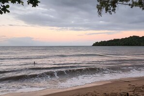 Beach - The Cottage - Mountain Views 1BR - 5 min to Beach (Cairns)