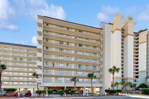 Exterior - Oceanfront condo with balcony, amazing view, pool, hot tub & beach access (North Myrtle Beach)