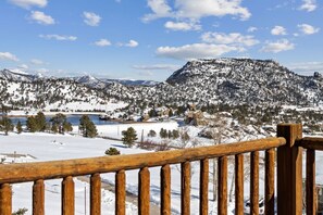 Property grounds - Luxury Condo with 2 master suites, Mary`s Lake and Mountain Views (Estes Park)