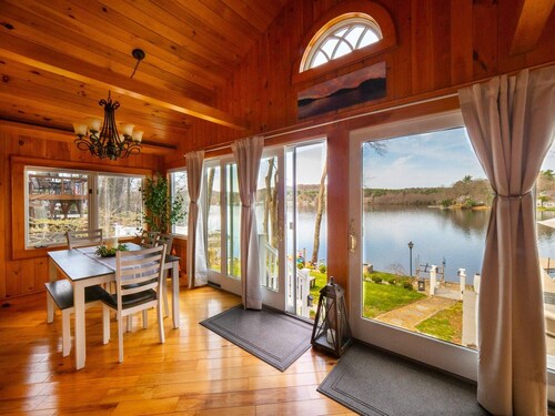 Lakeside Haven: Tranquil Waters