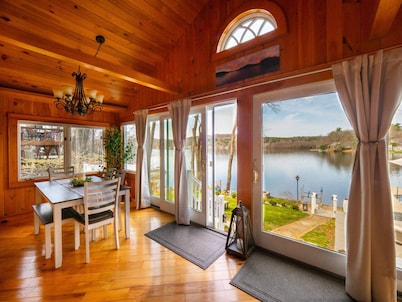 Lakeside Haven: Tranquil Waters