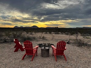 Property grounds - Desert Quail Oasis: Style, Comfort & Easy Access (Terlingua)
