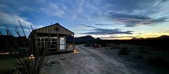 Desert Quail Oasis: Style, Comfort & Easy Access