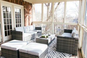 Fernseher, Kamin, Videospiele, Arbeitsbereiche