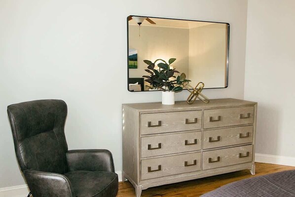 Interior - Charming Sylvan Park Estate • Relax & Stay (Nashville)