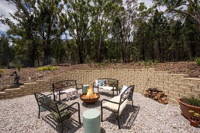 Lazy Frog Lodge: Mudgee country luxury near town
