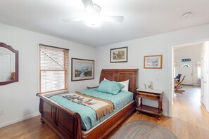 3 sovrum, strykjärn/strykbräda, internet och sängkläder