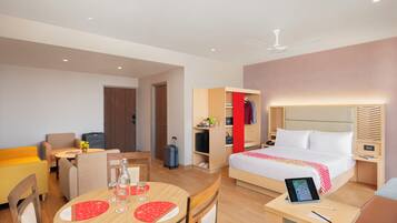 In-room safe, desk, iron/ironing board, free WiFi