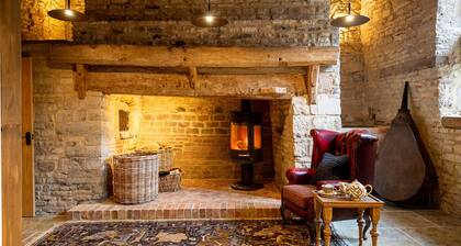 The Coach House at Holy Well - sleeps 6 guests in 3 bedrooms