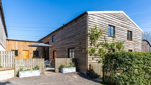 Exterior - The Old Tractor Shed, Cheltenham - sleeps 12 guests  in 5 bedrooms (Cheltenham)