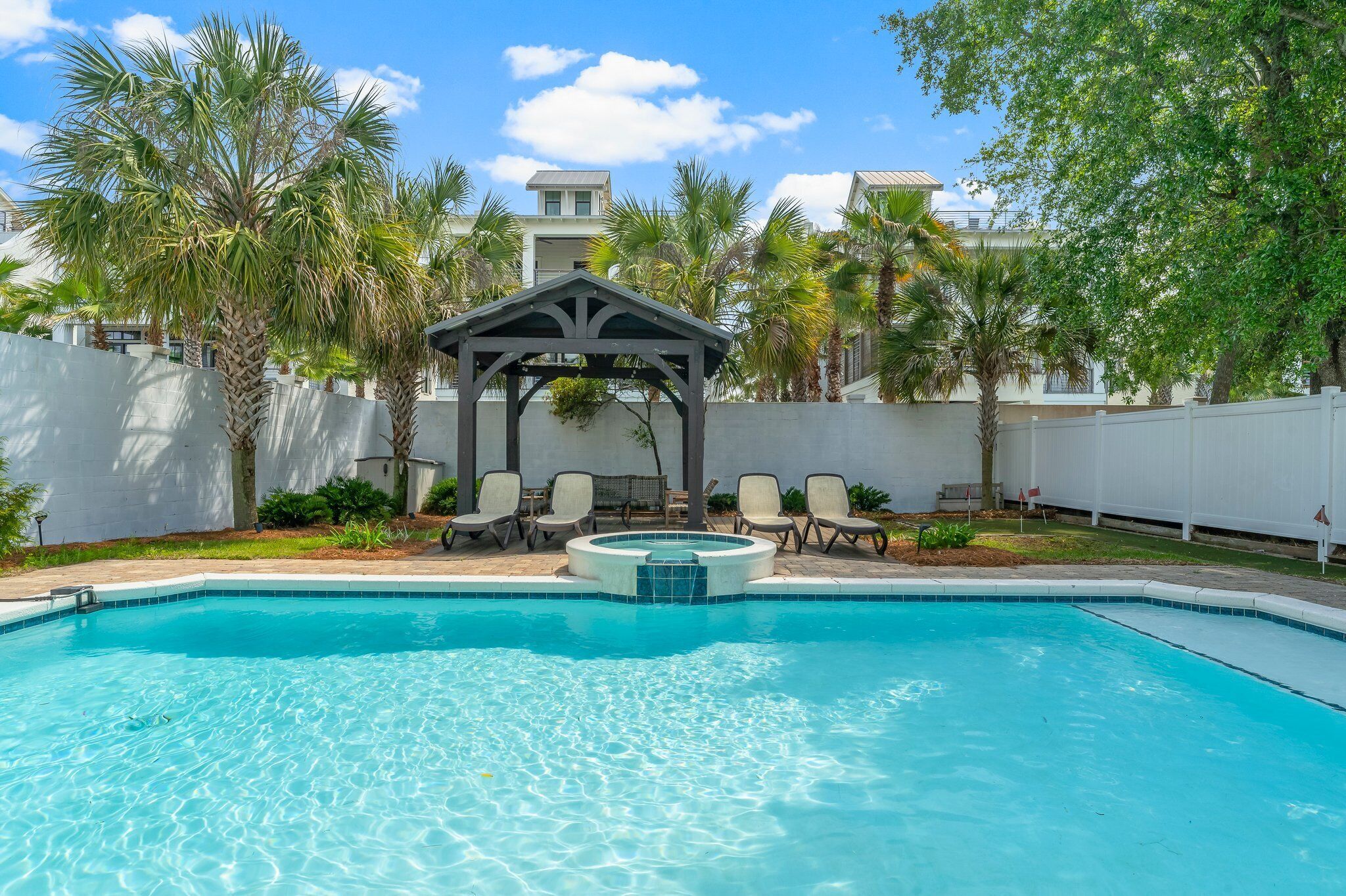 ☀️ Private Pool - Hot Tub - Block to Beach - Golf Cart - Partial Gulf Views ☀️